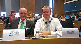 Hans Frode Kielland Asmyhr (FrP) og Håkon Haugli (A).