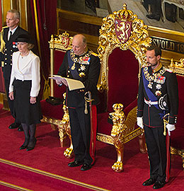 H.M. Dronning Sonja, H.M. Kong Harald V og H.K.H. Kronprins Haakon under Stortingets åpning 2. oktober.
