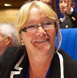 Karin S. Woldseth i et tidligere PACE-møte.