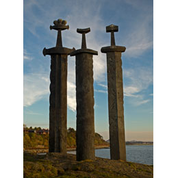«Sverd i fjell» ved Hafrsfjord. Foto: Rogaland fylkeskommune.