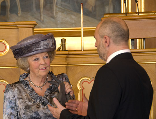 Stortingspresident Dag Terje Andersen ga dronning Beatrix en omvisning i stortingssalen