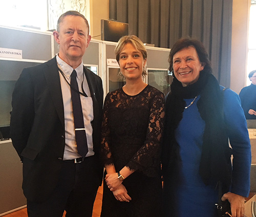 Lars Tysklind (Lib.), Bente Stein Mathisen (H) og den svenske sosialtjenesteminister Annika Strandhäll (S). Foto: Stortinget.