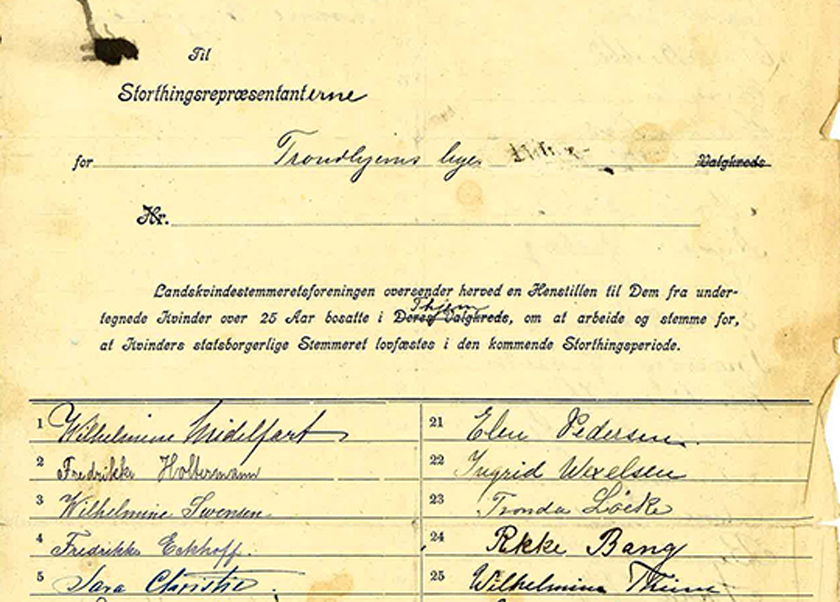 Foto av underskriftsliste fra Trondheim i 1907. Nederst ser vi underskriften til Sara Christie, som ti år senere ble den andre kvinne til å møte som stortingsrepresentant (etter Anna Rogstad).