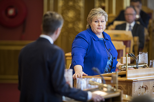 Knut Arild Hareide møter statsministeren under muntlig spørretime i 2017. Foto: Stortinget.