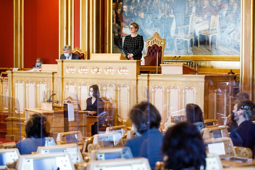 Stortingspresident Tone W. Trøen leder stortingsmøtet.