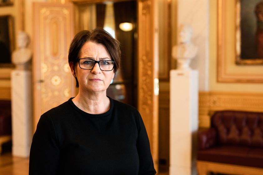 − Det er betydningsfullt at regjeringen i dag reagerer, og at dette skjer samtidig med reaksjoner fra allierte land og organisasjoner. For å bevare et velfungerende, åpent og stabilt demokrati må vi arbeide sammen i et stadig mer krevende trusselbilde, sier stortingspresident Tone Wilhelmsen Trøen. Foto: Stortinget.