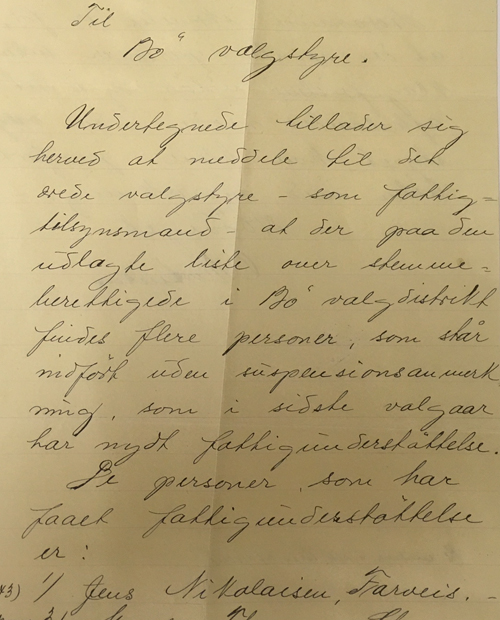 Klage til valgstyret i Bø, datert 10. august 1906, på at Jens Nikolaisen og tre andre personer ikke sto med suspensjonsanmerkning i manntallet.