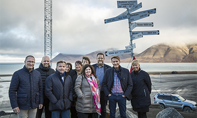 Familie- og kulturkomiteen fikk ny og viktig innsikt i det svaldbardske barnevernets utfordringer under sitt besøk i 2016. Foto: Stortinget.