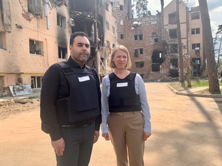 President of the Storting Masud Gharahkhani and Norway’s Minister of Foreign Affairs, Anniken Huitfeldt, visited Kyiv on Sunday 8th May. This photo is from Irpin, a city outside Kyiv which has been severely affected by the war. Photo: Storting.