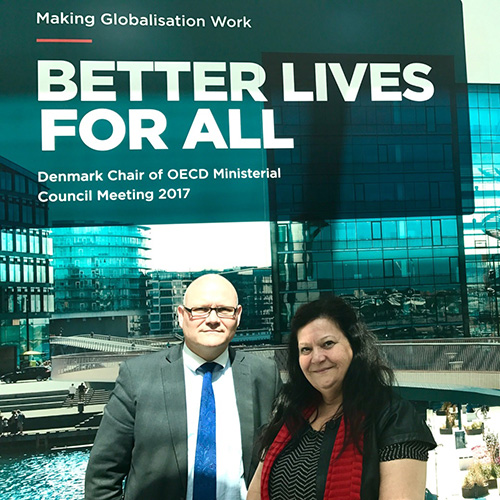 Bengt Morten Wenstøb og Ingebjørg Godskesen deltok på årets OECD Forum. Foto: Stortinget.
