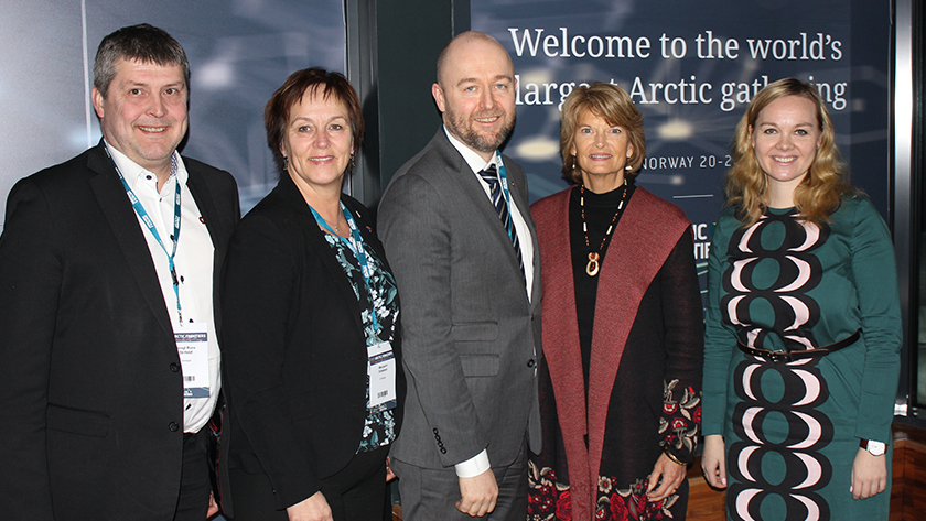 Bengt Rune Strifeldt , Margunn Ebbesen , Eirik Sivertsen, Lisa Murkowski og Katri Kulmuni. Foto: Stortinget.