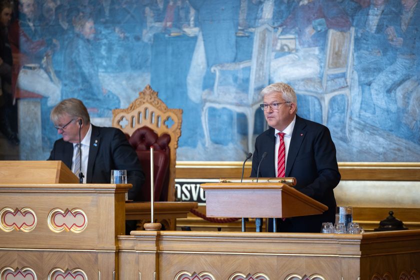 Jone Blikra (A) t.h. ser frem til å lede den internasjonale gruppen av parlamentarikere fra Europarådet under valget i Bosnia 4. oktober.