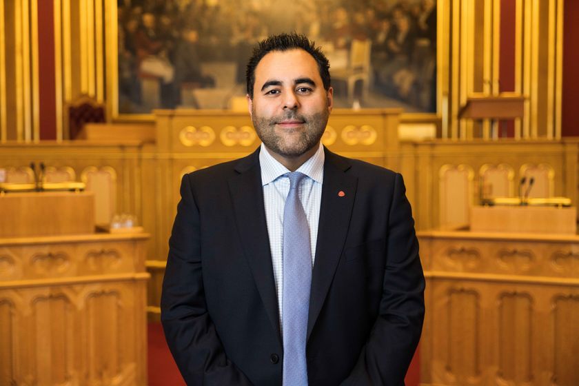 Stortingspresident Masud Gharahkhani (A) tar imot årets fredsprisvinnere på Stortinget 11. desember.