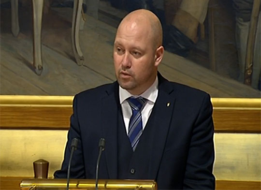 Justis- og beredskapsminister Anders Anundsen (FrP) holder redegjørelse om falske basestasjoner for Stortinget.