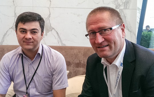 Faraz Namazli og Geir Jørgen Bekkevold. Foto: Stortinget.