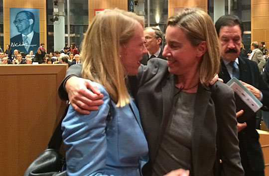 Anniken Huitfeldt (A) og Federicia Mogherini.