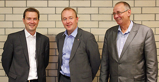 Fra venstre statssekretær Bård Glad Pedersen, Eirik Sivertsen og Jan-Henrik Fredriksen.