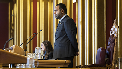 Stortingspresident Masud Gharahkhani under konstitueringen. Foto: Peter Mydske/Stortinget.