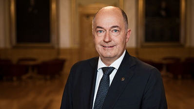 Første visepresident Morten Stordalen tar fredag 25. september imot viseformannen i Vietnams nasjonalforsamling, Nguyen Doan Anh. Foto: Peter Mydske/Stortinget