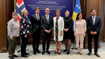 Delegasjonens møte med Kosovos viseutanriksministar Kreshnik Ahmeti. Foto: Stortinget.