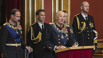 H.M. King Harald making the Speech from the Throne during the State Opening of the 170th Storting on Saturday 11th October. Photo: Storting.