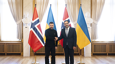 Ukrainas president Volodymyr Zelenskyj og stortingspresident Masud Gharahkhan