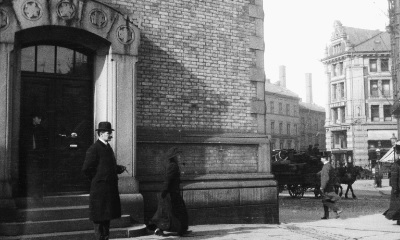 Baktrappa fra Akersgata, nær hjørnet av Karl Johans gate.