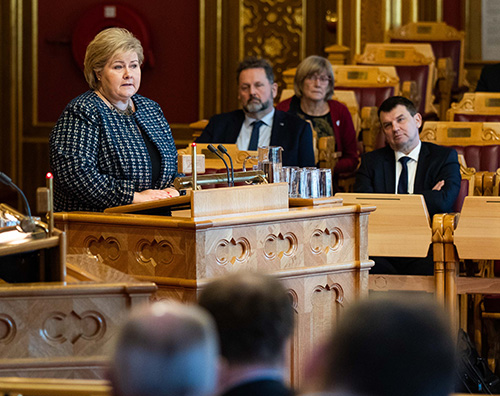 Statsminister Erna Solberg (H) under objektsikringsdebatten 5. desember. Foto: Stortinget.