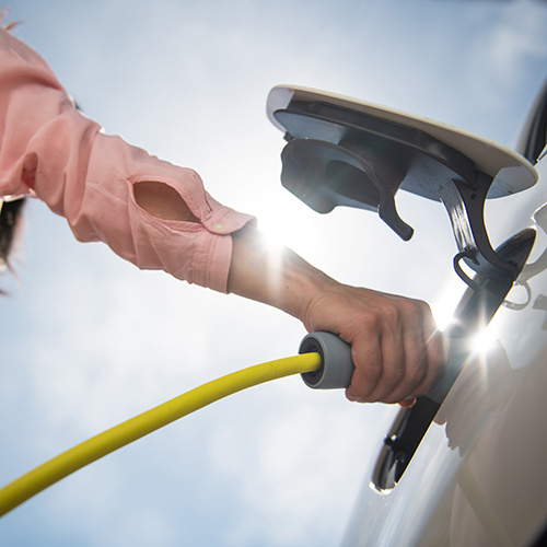 Lading av el-bil. Foto: iStock.