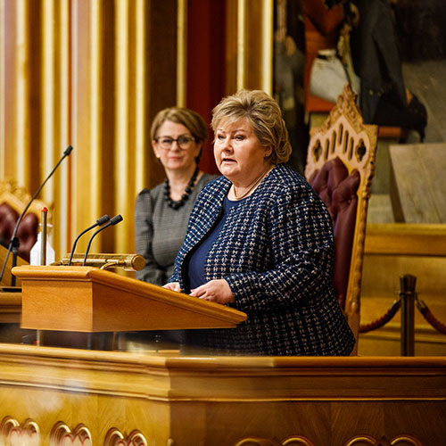 Statsminister Erna Solberg redegjør for Stortinget om regjeringens håndtering av koronapandemien, 18. januar 2021. Foto: Stortinget..
