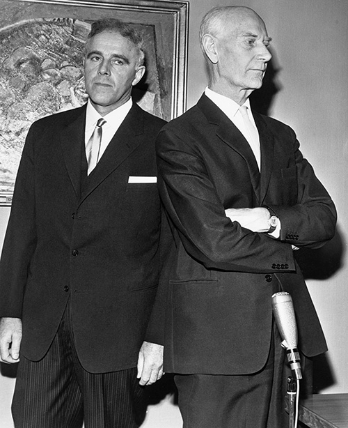 The new Prime Minister, Per Borten (Centre Party), and the departing Prime Minister, Einar Gerhardsen (Labour Party), at the Office of the Prime Minister on 13th October 1965. Photo: NTB Scanpix.