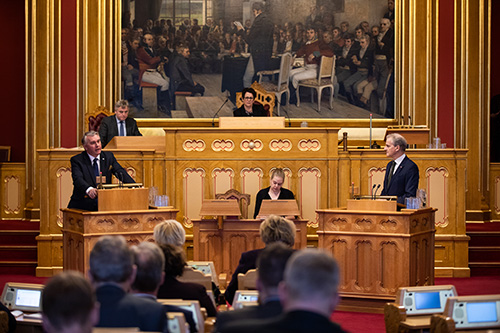 Replikkordskifte mellom Trond Helleland (H) og Jonas Gahr Støre (A).