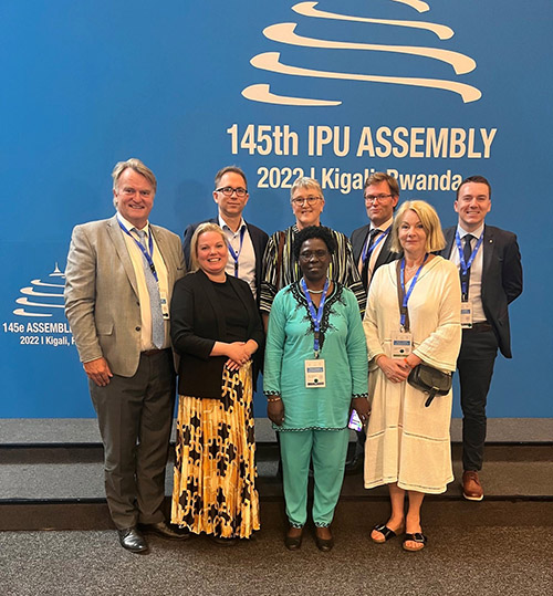 Norges IPU-delegasjon med den rwandiske parlamentarikeren Marie Izabiliza. Fra venstre: Ove Trellevik, Silje Hjemdal, Birgit Oline Kjerstad, Marie Izabiliza, Thomas Fraser (internasjonal avdeling på Stortinget), Lisbeth Stock (internasjonal avdeling på Stortinget) og Even Eriksen. 