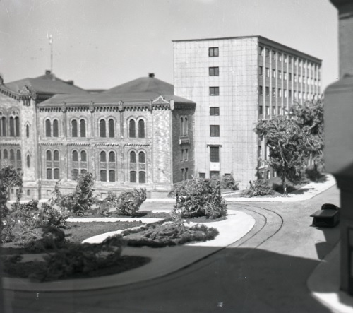 Riksarkitektens forslag fra 1948, sett fra Wessels plass.