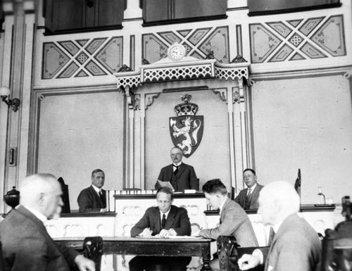 Foto fra opninga av riksretten i 1927.
