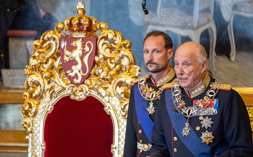 His Majesty King Harald V reads the Speech from the Throne during the State Opening of the 167th Storting on 3rd October 2022. Photo: Storting.