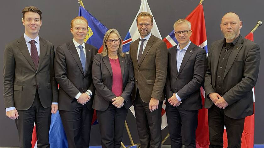 Gruppebilde av Stortingets EFTA-delegasjon på plass i Brussel for møter med EFTA-kolleger og ministre.