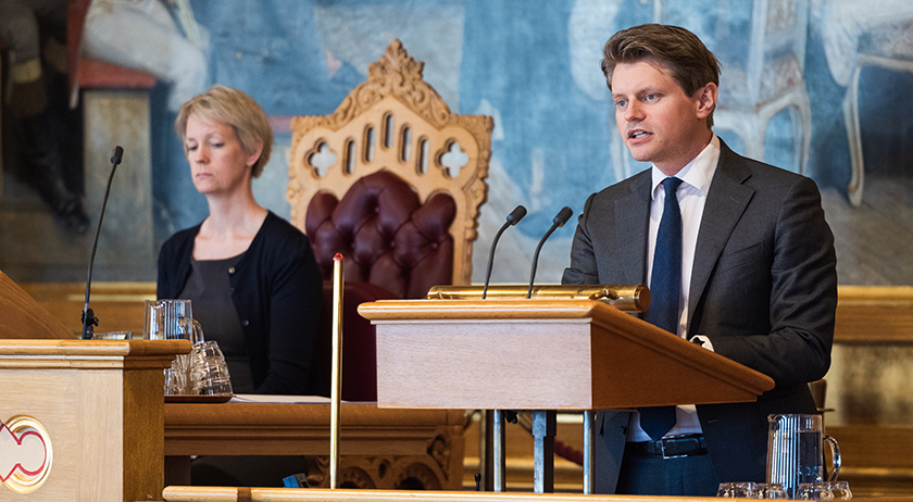 Peter Frølich (H) på talerstolen under debatten om grunnlovsendringer 21. mai.