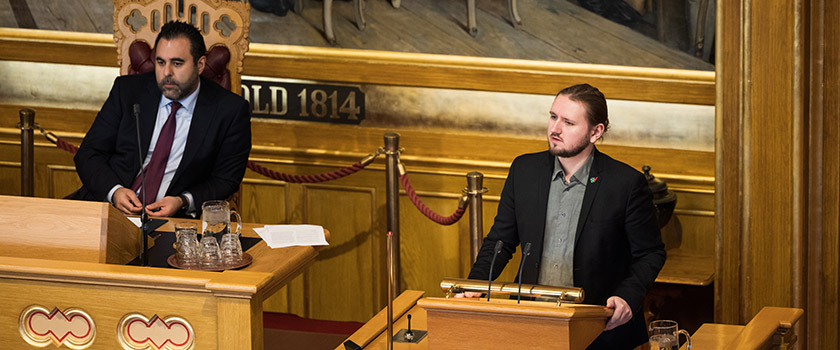 Freddy André Øvstegård (SV) på talerstolen under behandlingen av grunnlovsforslag 12. januar.