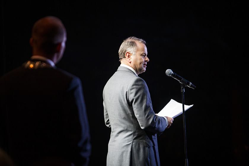 Stortingspresident Olemic Thommessen talte i Hafslund-parken, og la vekt på Sarpsborgs rolle i vår nasjonale historie. Foto: Stortinget.