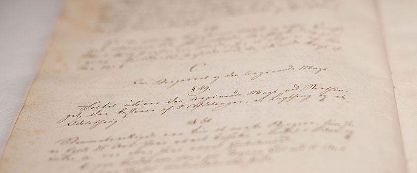 § 49 i det originale grunnlovsdokumentet fra 17. mai 1814. Foto: Stortinget.