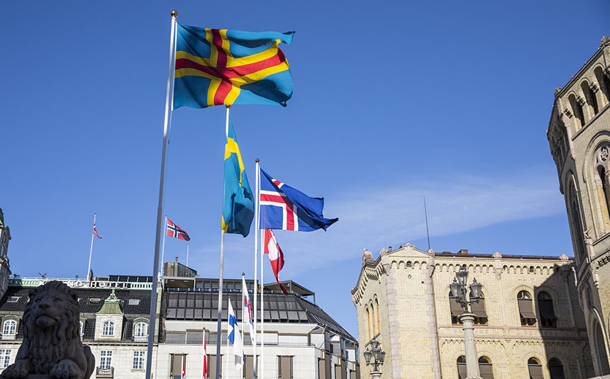 Nordic flags outside the Storting. Photo: Storting.