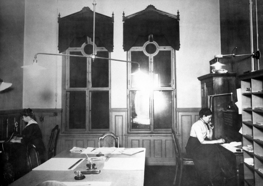 Stortingets telegrafstasjon og telefonsentral i 1914.