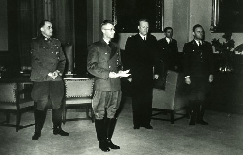 Josef Terboven og Vidkun Quisling i Eidsvollsgalleriet 1. februar 1942.