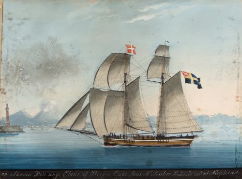 Skonnert Den unge Claus av Bergen ved innseiling til Napoli i 1816. Under gaffelen fører skipet svensk flagg med det diagonale unionsmerket i øverste felt, og på formasten det norske handelsflagget etter 1814. Ukjent kunstner. Foto: Bergens Sjøfartsmuseum-MV. 