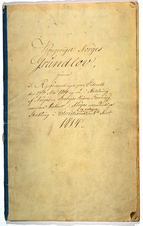 Foto av 4. november-grunnloven.