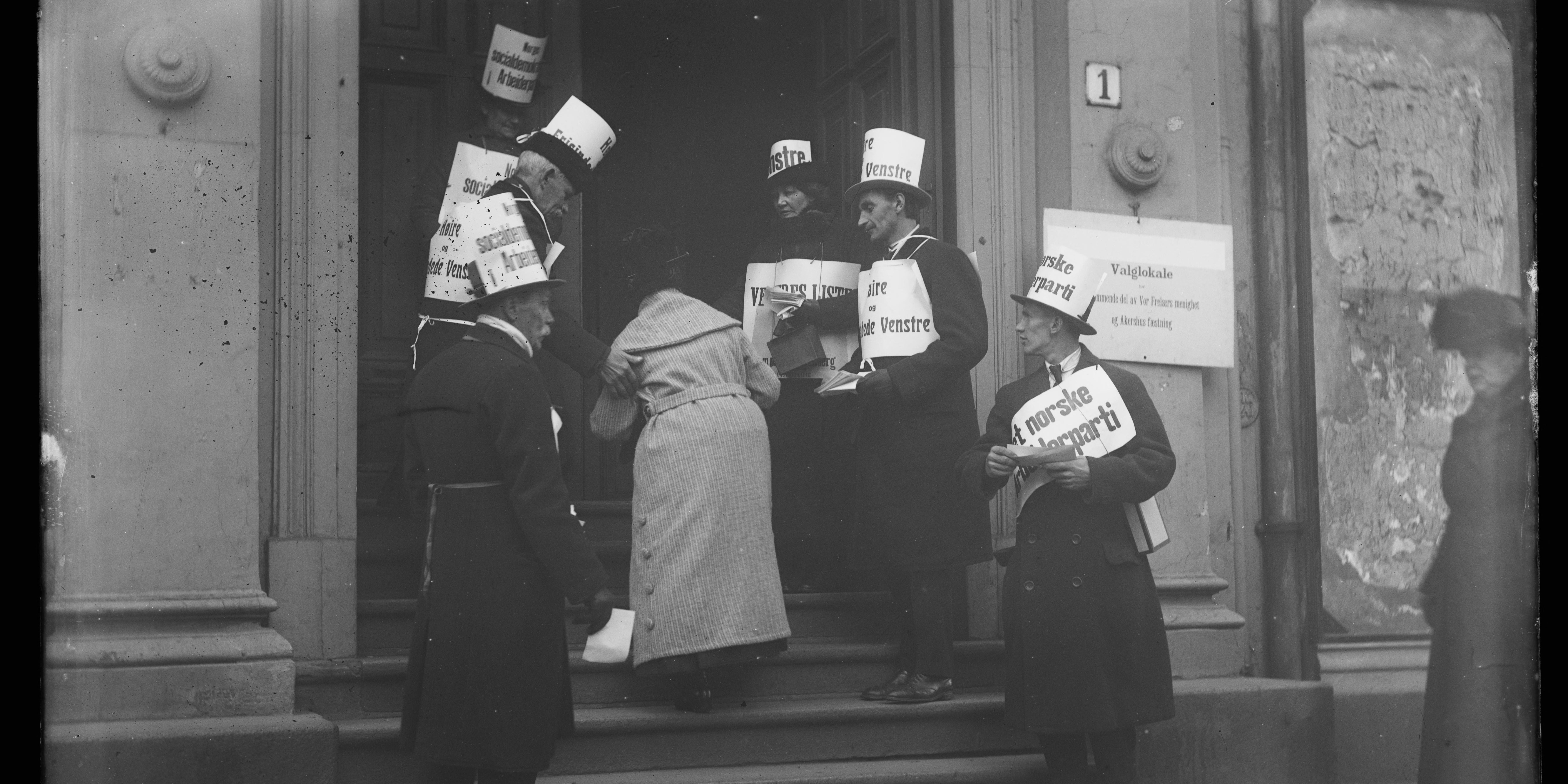 Fra valget i 1921. Foto: Nasjonalbiblioteket