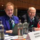 Frå Stortinget deltok Sylvi Graham (H) og Svein Roald Hansen (A) frå utanriks- og forsvarskomiteen. Foto: Stortinget.