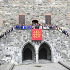 PACEs kulturkomité foran Erkebispegården i Trondheim. Foto: Håkon Håkon K. Jordet, Trondheim kommune.